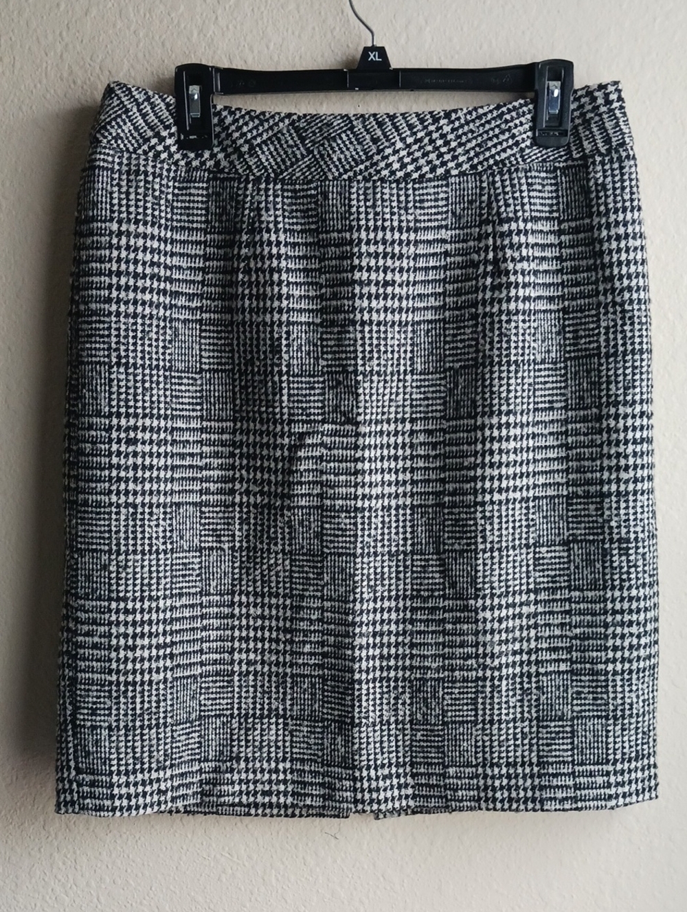 Chadwicks VTG Wool Blend Black and White Houndstooth Pencil Skirt Size 10